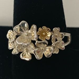Luck of the Irish sterling silver clover cluster ring. Size 11.